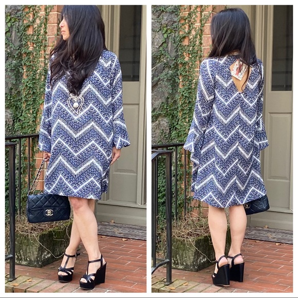 ✨LAST ONE ✨Chevron bell sleeves swing style dress - Picture 5 of 6